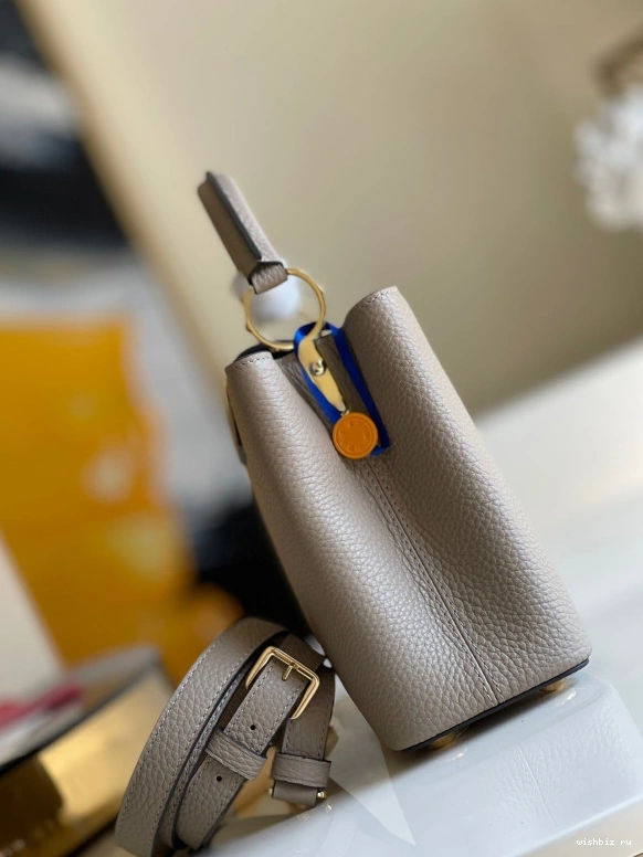 WIS BB LOUIS CAPUCINES VUITTON 0123